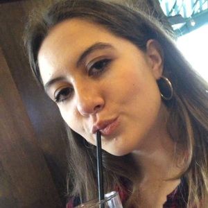 Meet your Posher, Claire